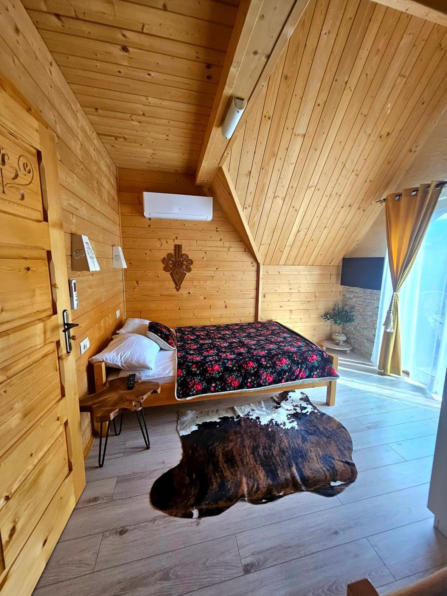 Goralska Chatka 2 Highland Cottage - Split Ac, Jacuzzi, Sauna, Private Parking, Mountains View, Garden, Zakopane Eksteriør billede